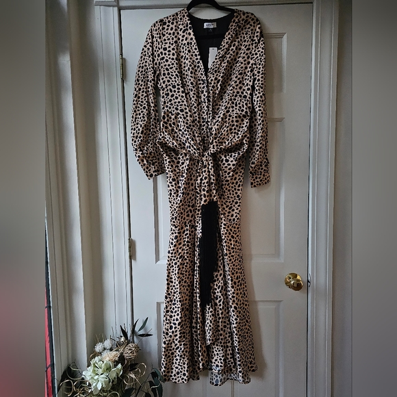 Delfi Collective V-Neck Knot-Front Dress - Picture 5 of 11